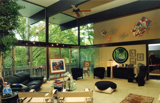The right way to savor this space was with a combination of Bauhaus and modern Milanese from Lake Como. The eclectic art spins the room into a modern classic. 